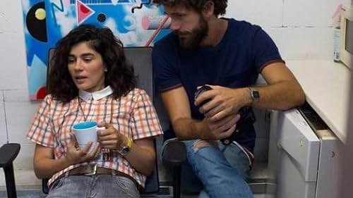 Zeynep Çamci and Yigit Kirazci in Seviyor Sevmiyor (2016)