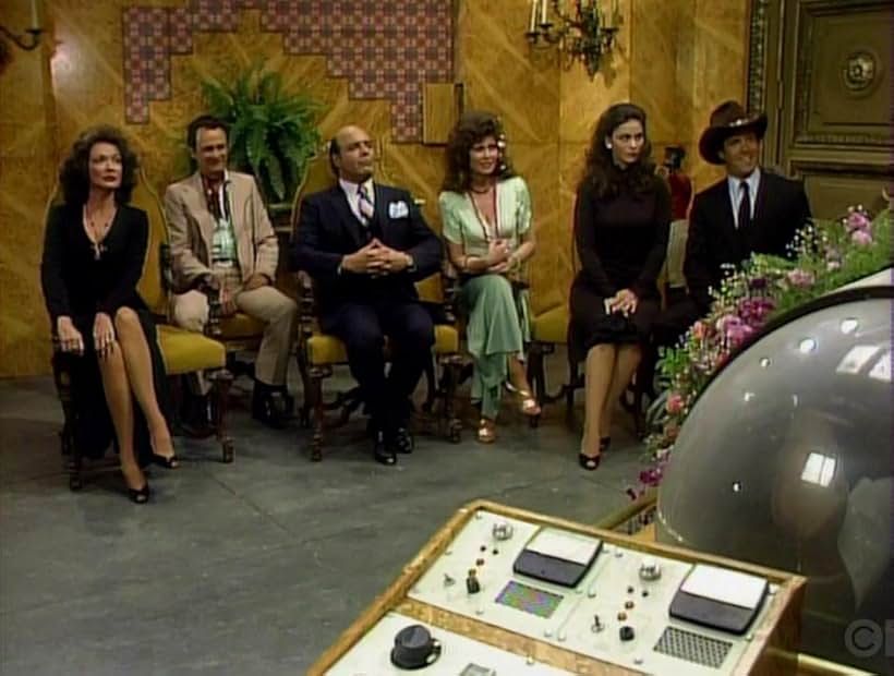 Delta Burke, Dixie Carter, Charles Frank, Jerry Hardin, Michael Lombard, and Ann Wedgeworth in Filthy Rich (1982)