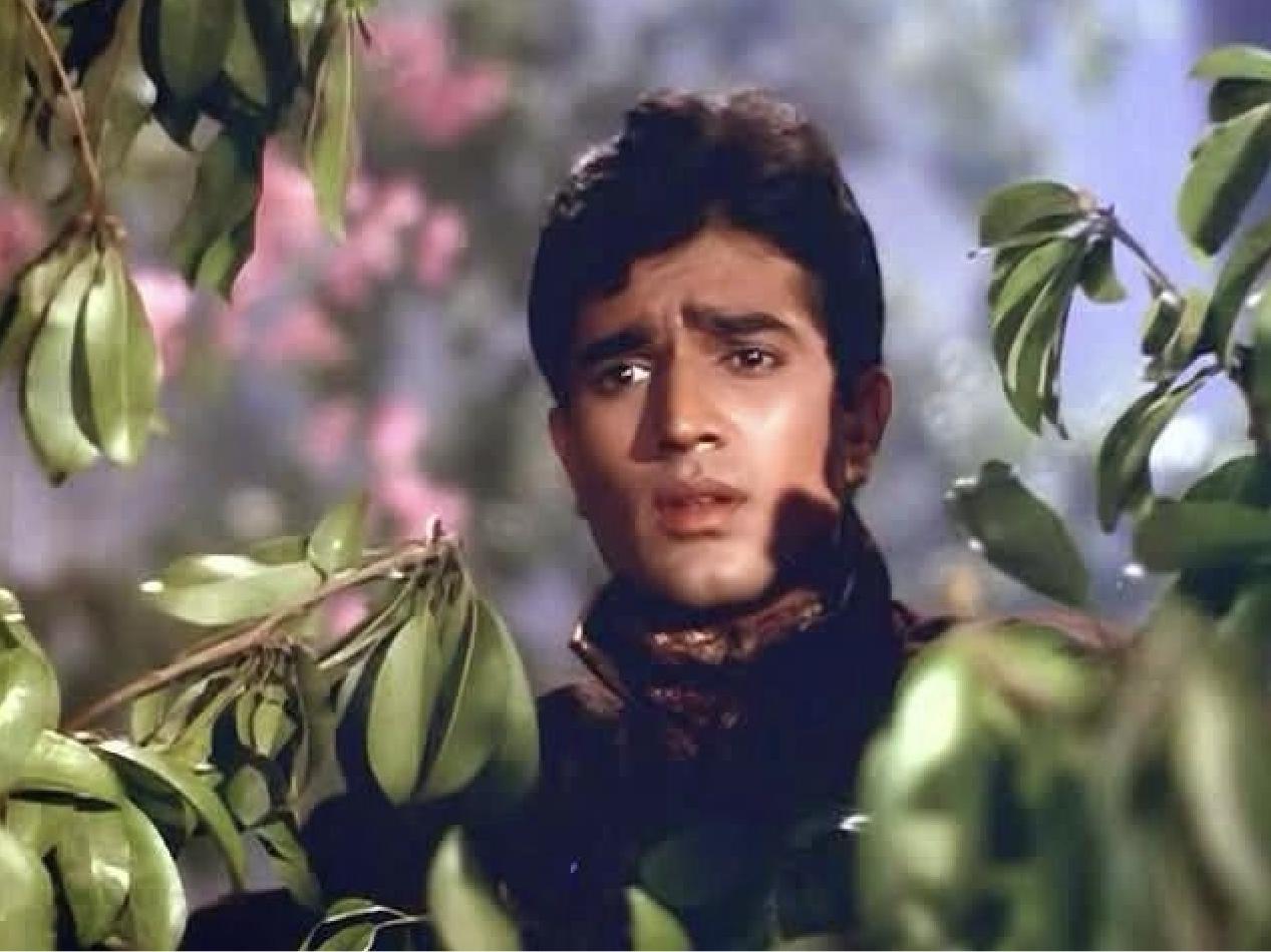 Rajesh Khanna in Raaz (1967)