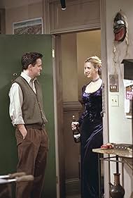 Lisa Kudrow and Matthew Perry in Friends (1994)