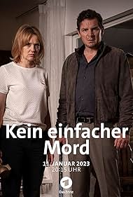 Laura Tonke and Felix Klare in Kein einfacher Mord (2020)