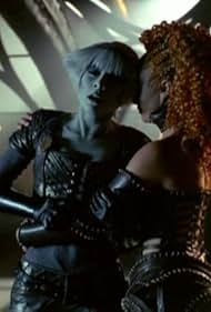 Gigi Edgley and Tammy Macintosh in Farscape (1999)