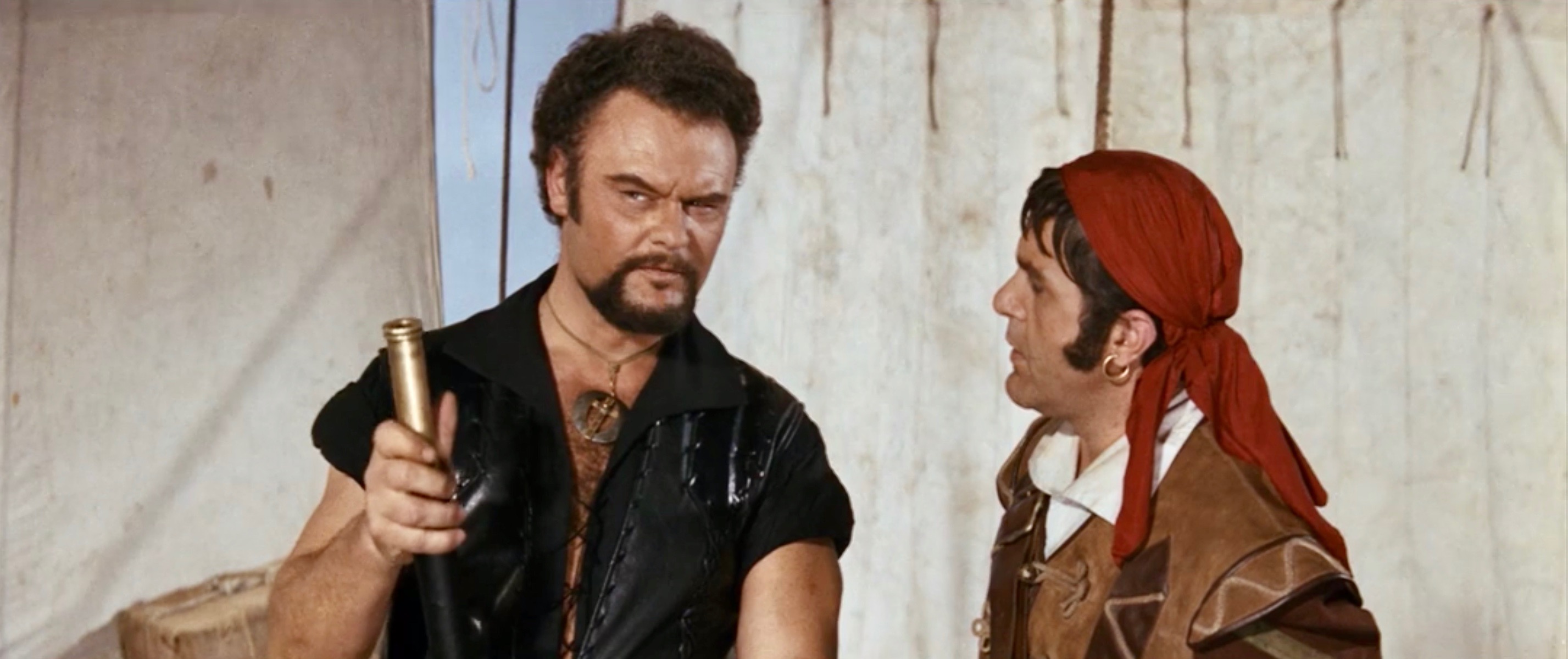 Aldo Giuffrè and Mario Petri in Totò contro il pirata nero (1964)