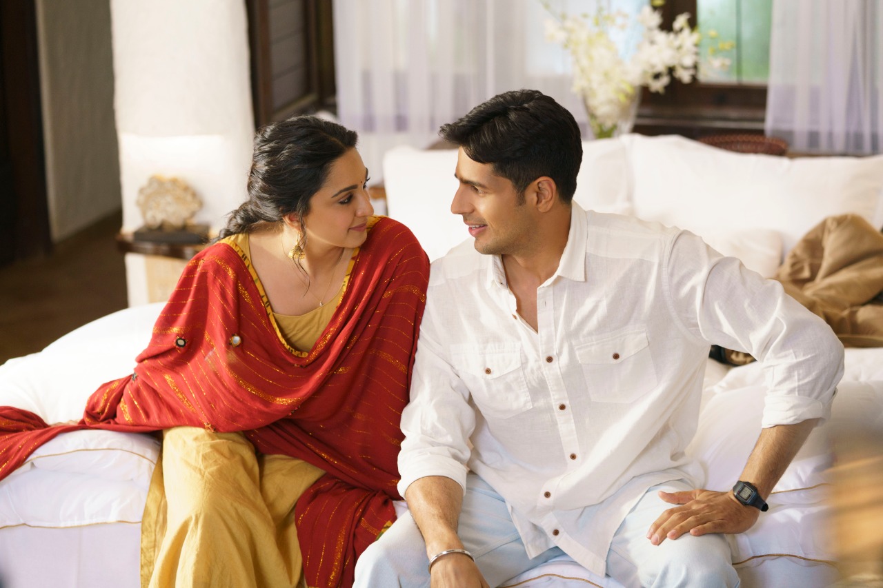 Sidharth Malhotra and Kiara Advani in Shershaah (2021)