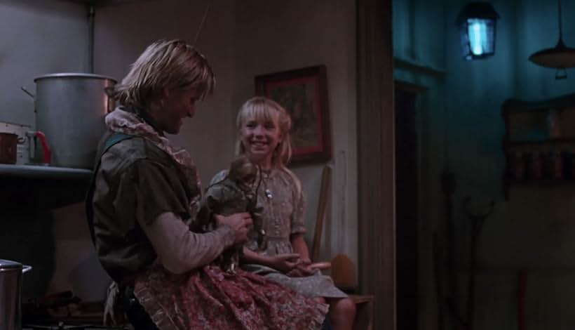 Viggo Mortensen and Jennifer Banko in Leatherface: Texas Chainsaw Massacre III (1990)