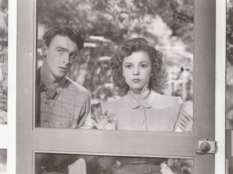 Shirley Temple and Jerome Courtland in Kiss and Tell (1945)