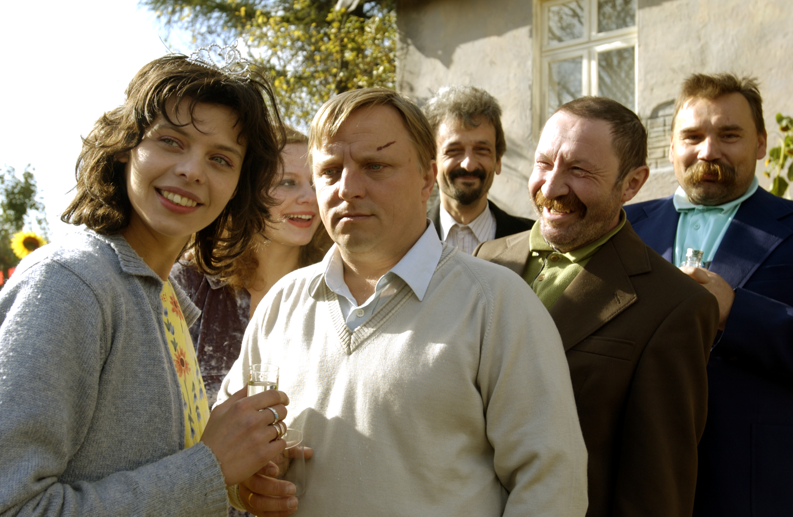 Axel Prahl and Margarita Breitkreiz in Der Grenzer und das Mädchen (2005)