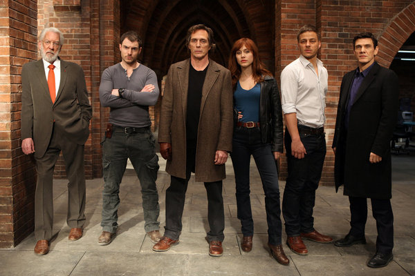 Donald Sutherland, William Fichtner, Marc Lavoine, Gabriella Pession, Tom Wlaschiha, and Richard Flood in Crossing Lines (2013)