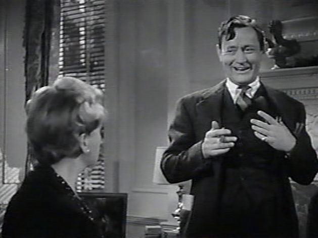 Roscoe Karns in Passi nel buio (1941)