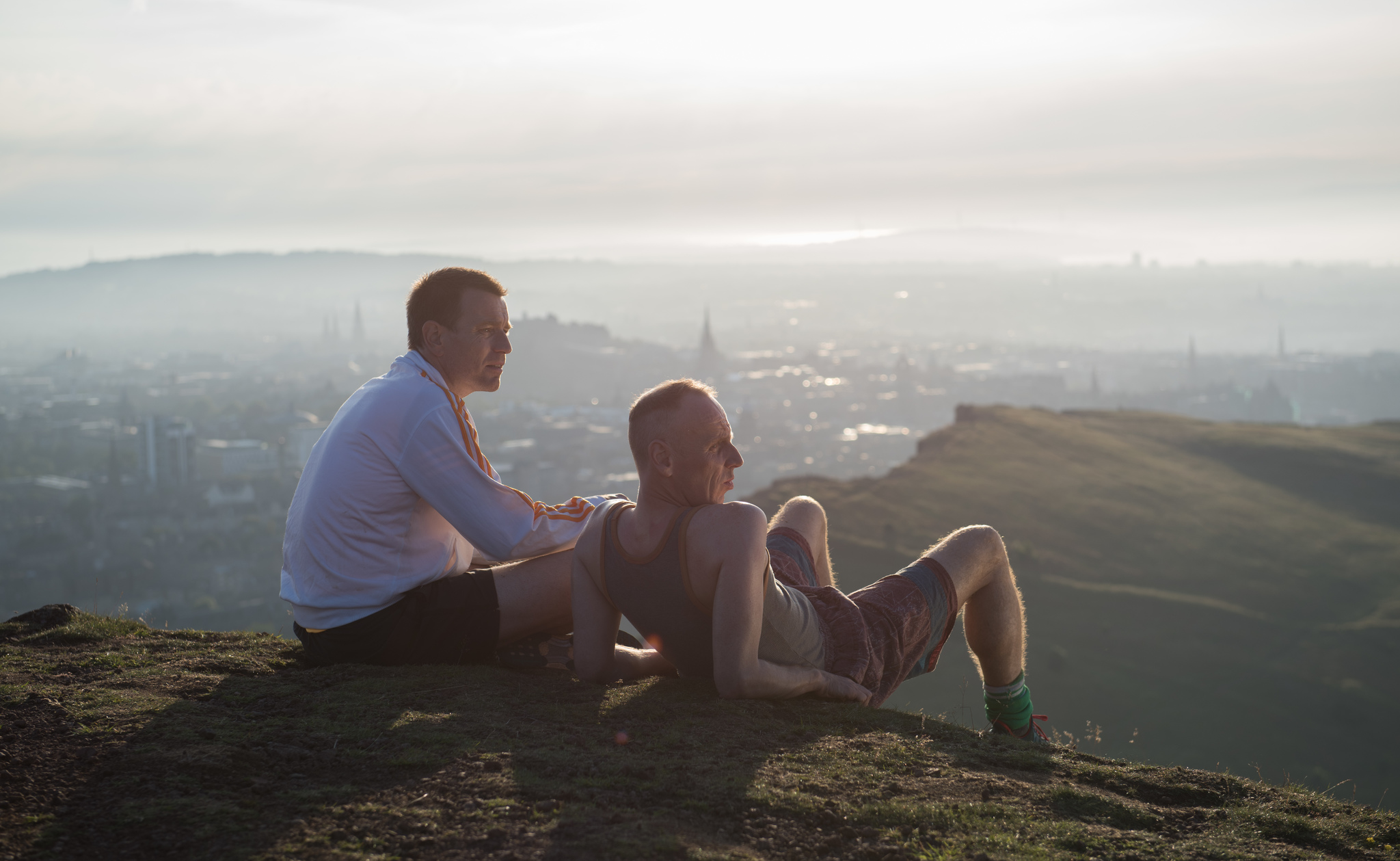 Ewan McGregor and Ewen Bremner in T2 Trainspotting (2017)