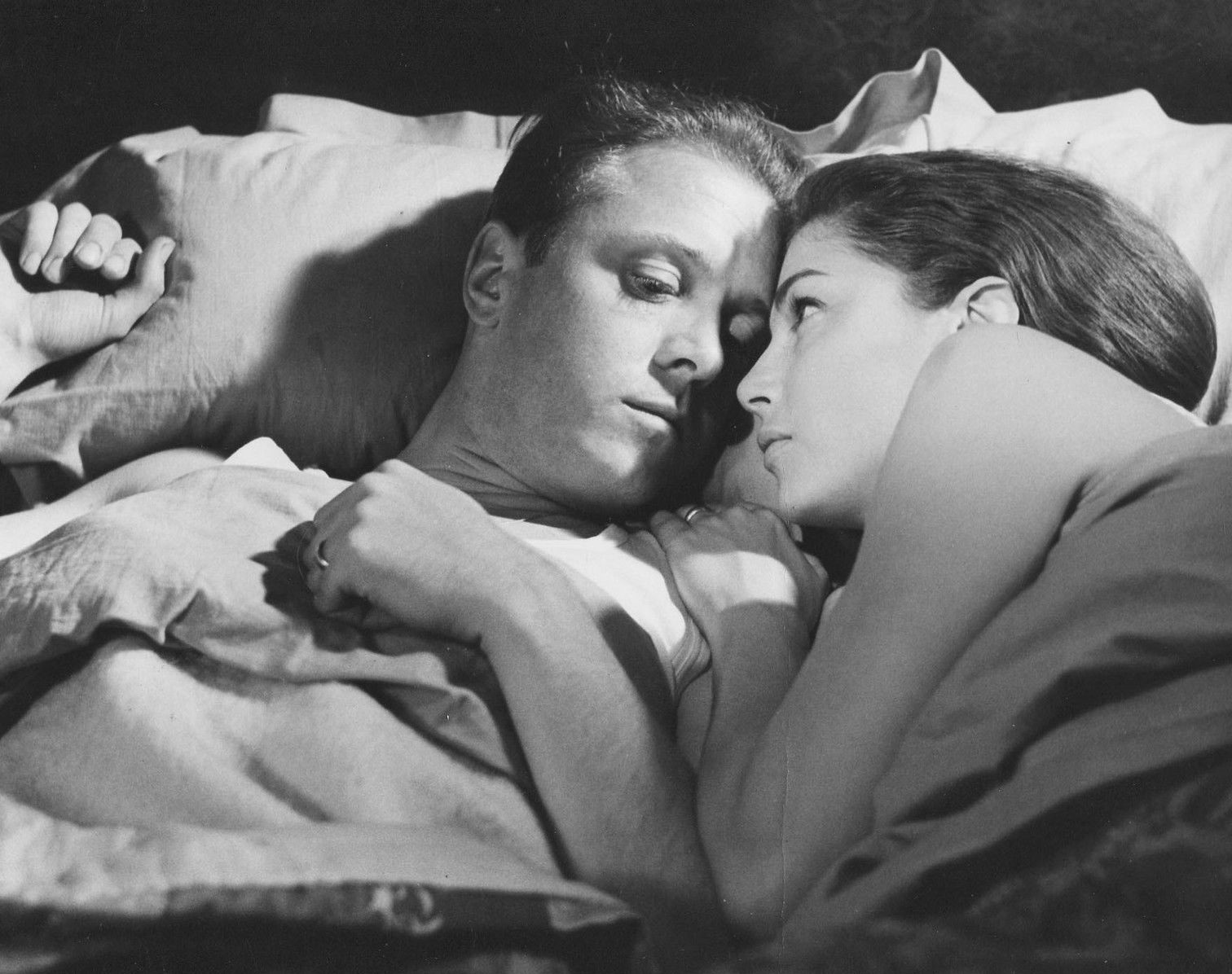 Richard Attenborough and Pier Angeli in The Angry Silence (1960)