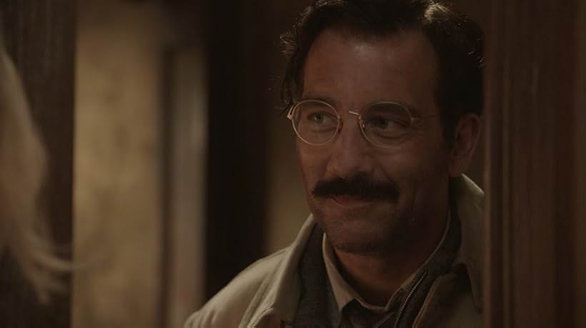 Clive Owen in Hemingway & Gellhorn (2012)