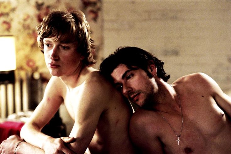 Melvil Poupaud and Christian Sengewald in Time to Leave (2005)