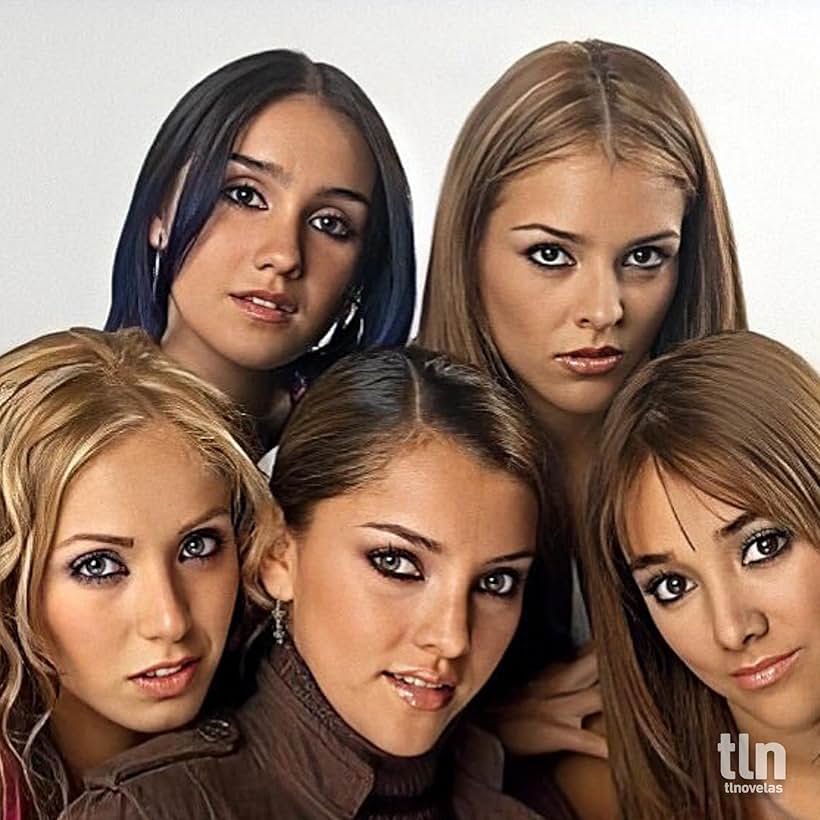 Anahí, Dulce María, Sherlyn, Sara Maldonado, and Grettell Valdez in Clase 406 (2002)