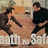 Randhir Kapoor and Vinod Khanna in Haath Ki Safai (1974)