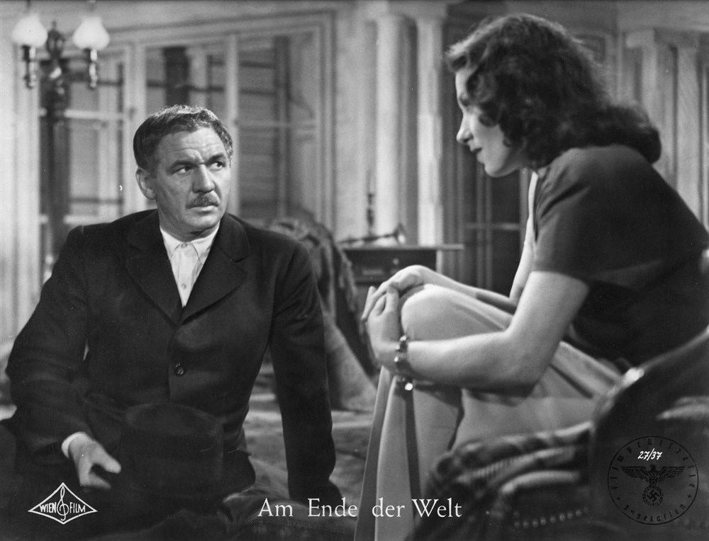 Brigitte Horney and Attila Hörbiger in Am Ende der Welt (1947)