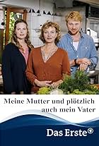 Diana Amft, Margarita Broich, and Lucas Prisor in Meine Mutter und plötzlich auch mein Vater (2021)