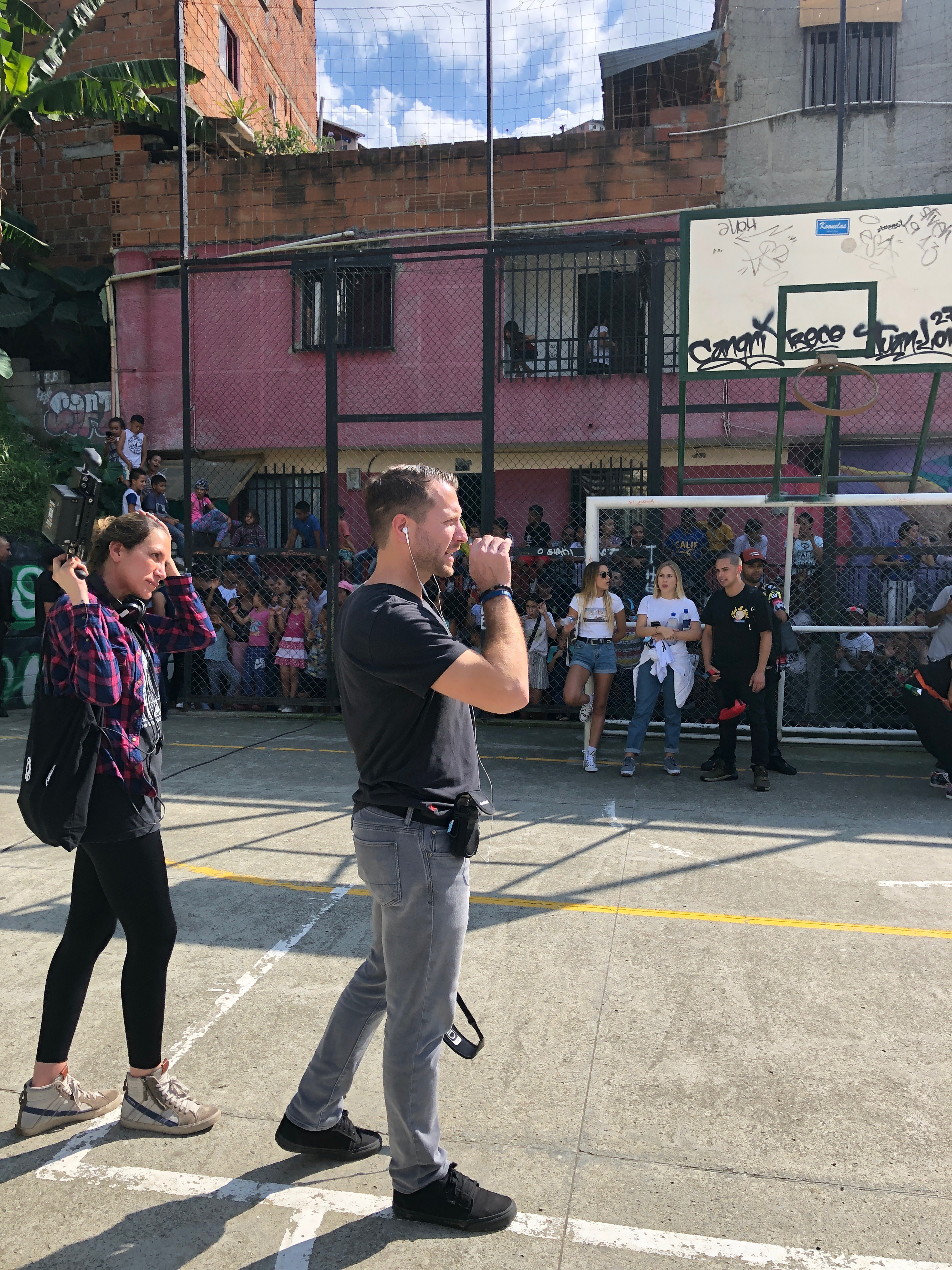 Matthew Heineman and Juliana Florez in The Boy from Medellín (2020)