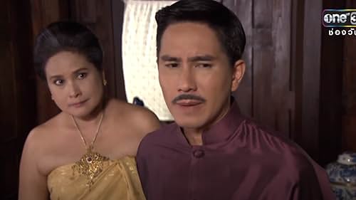 Phutanate Hongmanop and Karnjana Jindawat in House of Love (2016)