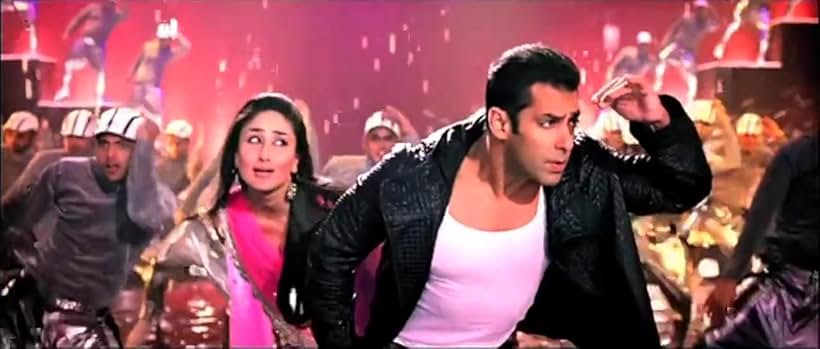 Kareena Kapoor and Salman Khan in Bodyguard (2011)