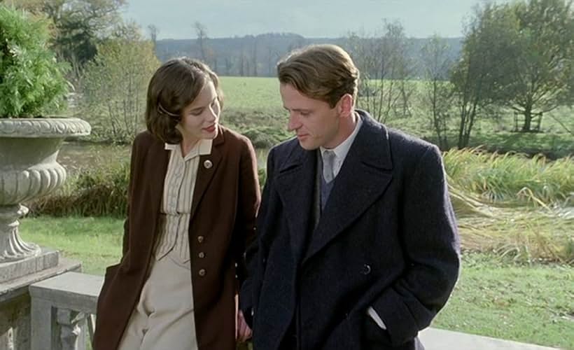 Kate Beckinsale and Aidan Quinn in Haunted (1995)