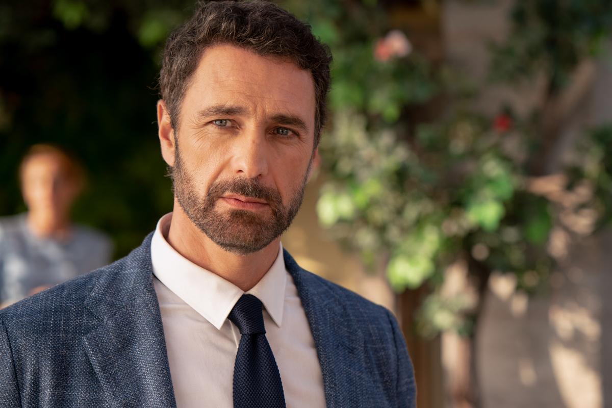 Raoul Bova in Buongiorno, mamma! (2021)