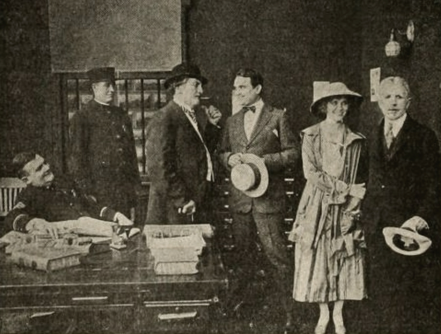 Franklyn Farnum and Agnes Vernon in Bringing Home Father (1917)