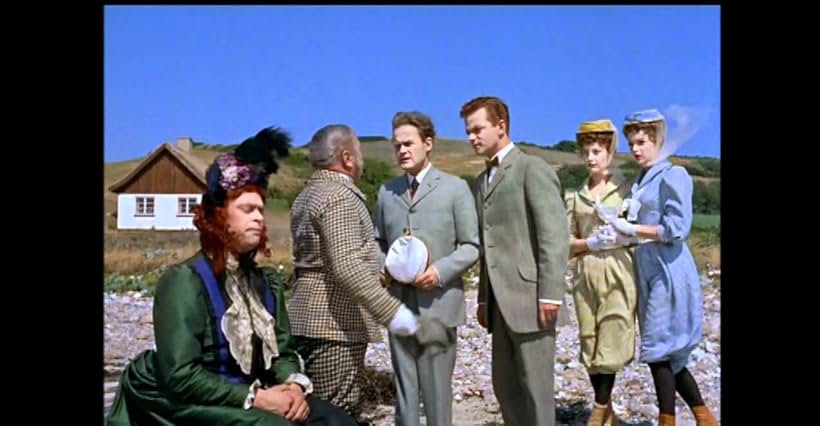 Annie Birgit Garde, Ebbe Langberg, Ghita Nørby, Dirch Passer, Hans W. Petersen, and Ove Sprogøe in Charles tante (1959)