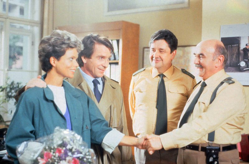 Uschi Glas, Max Grießer, Walter Sedlmayr, and Elmar Wepper in Polizeiinspektion 1 (1977)