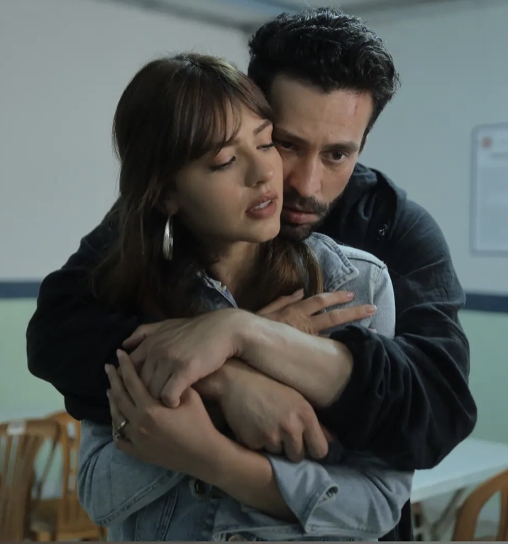 Ekin Koç and Aslihan Malbora in The Bad Penny (2021)