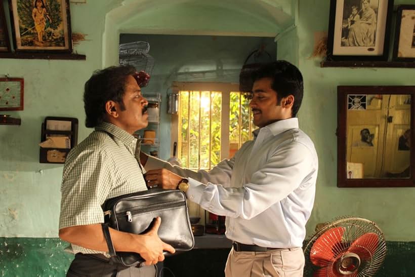 Suriya and Thambi Ramaiah in Thaanaa Serndha Koottam (2018)