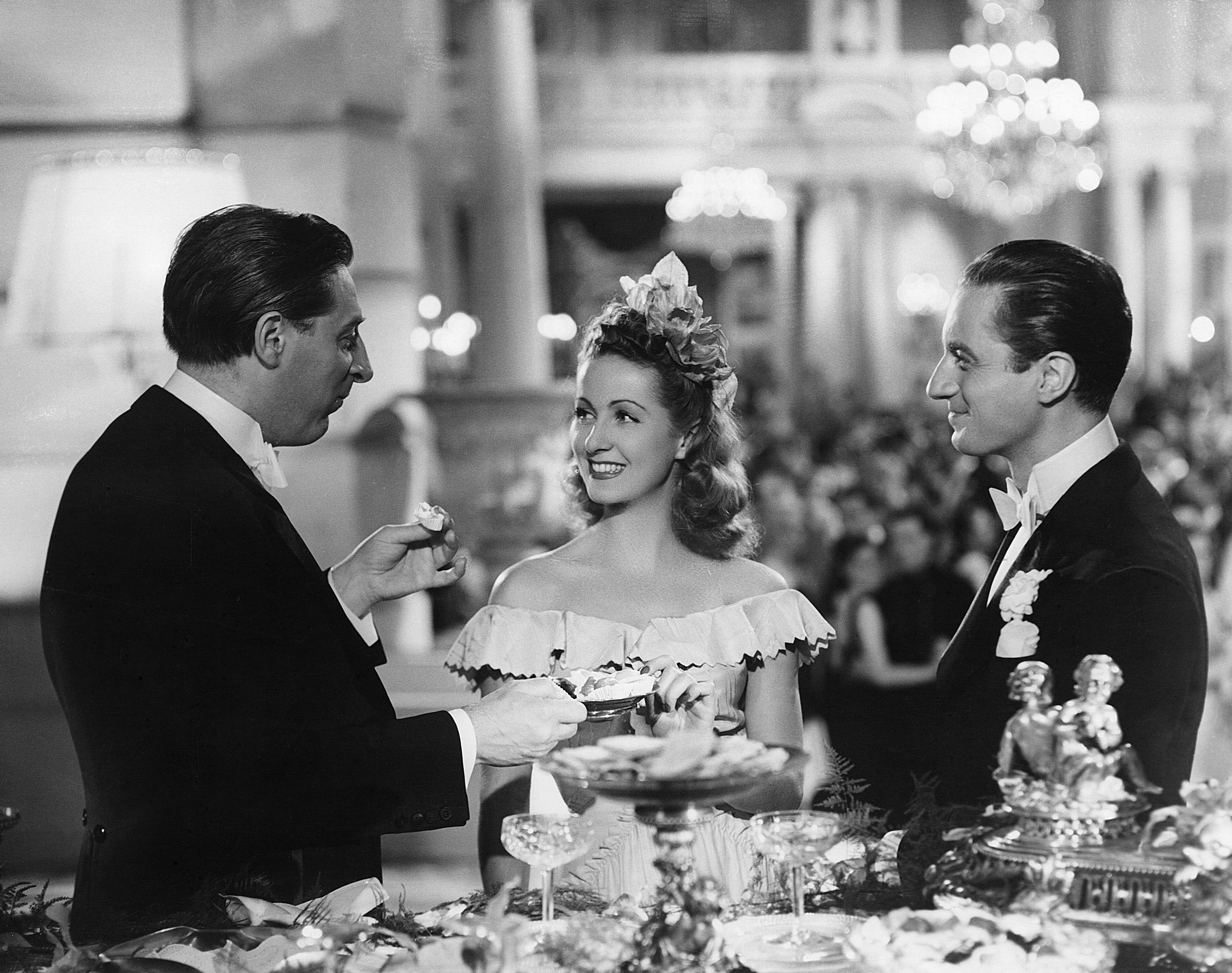 Danielle Darrieux, Claude Dauphin, and Jean Tissier in Battement de coeur (1940)