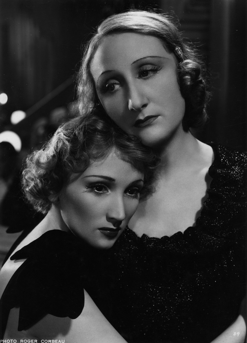 Jany Holt and Margo Lion in The Alibi (1937)