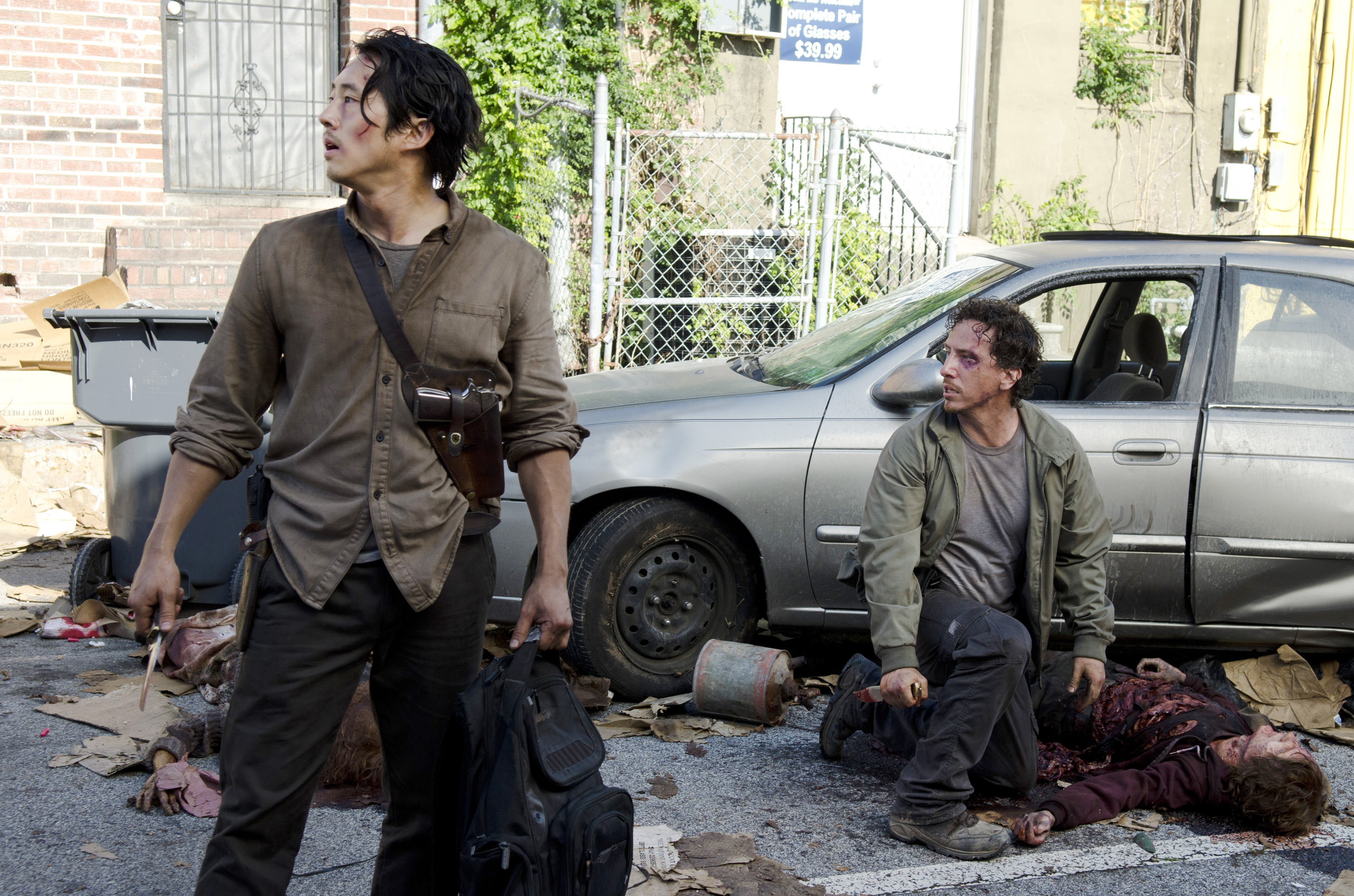 Michael Traynor and Steven Yeun in The Walking Dead (2010)