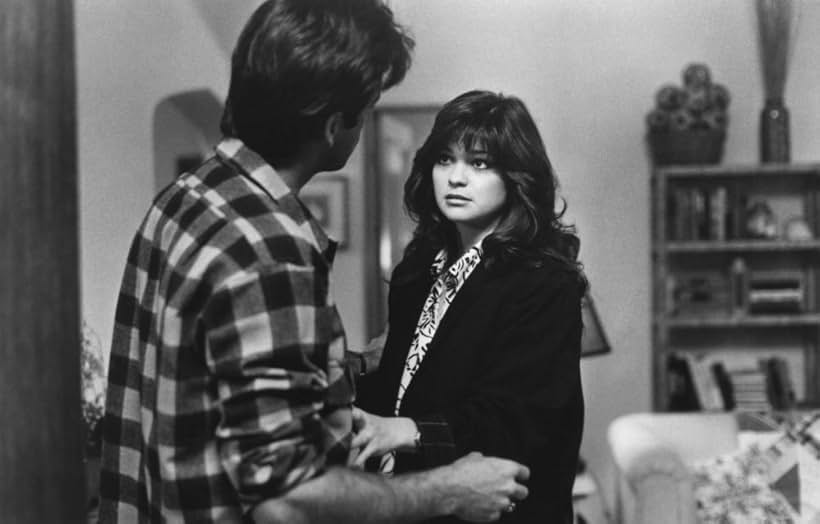 Valerie Bertinelli and Robert Carradine in Number One with a Bullet (1987)