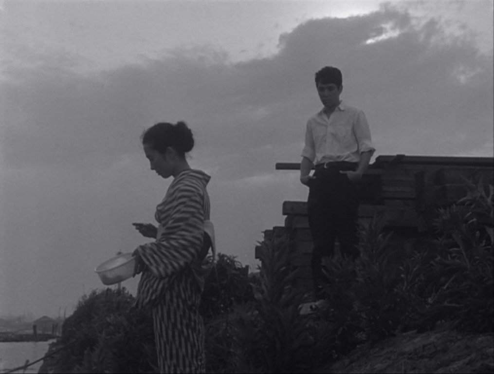 Michiyo Aratama in Suzaki Paradise: Red Light District (1956)