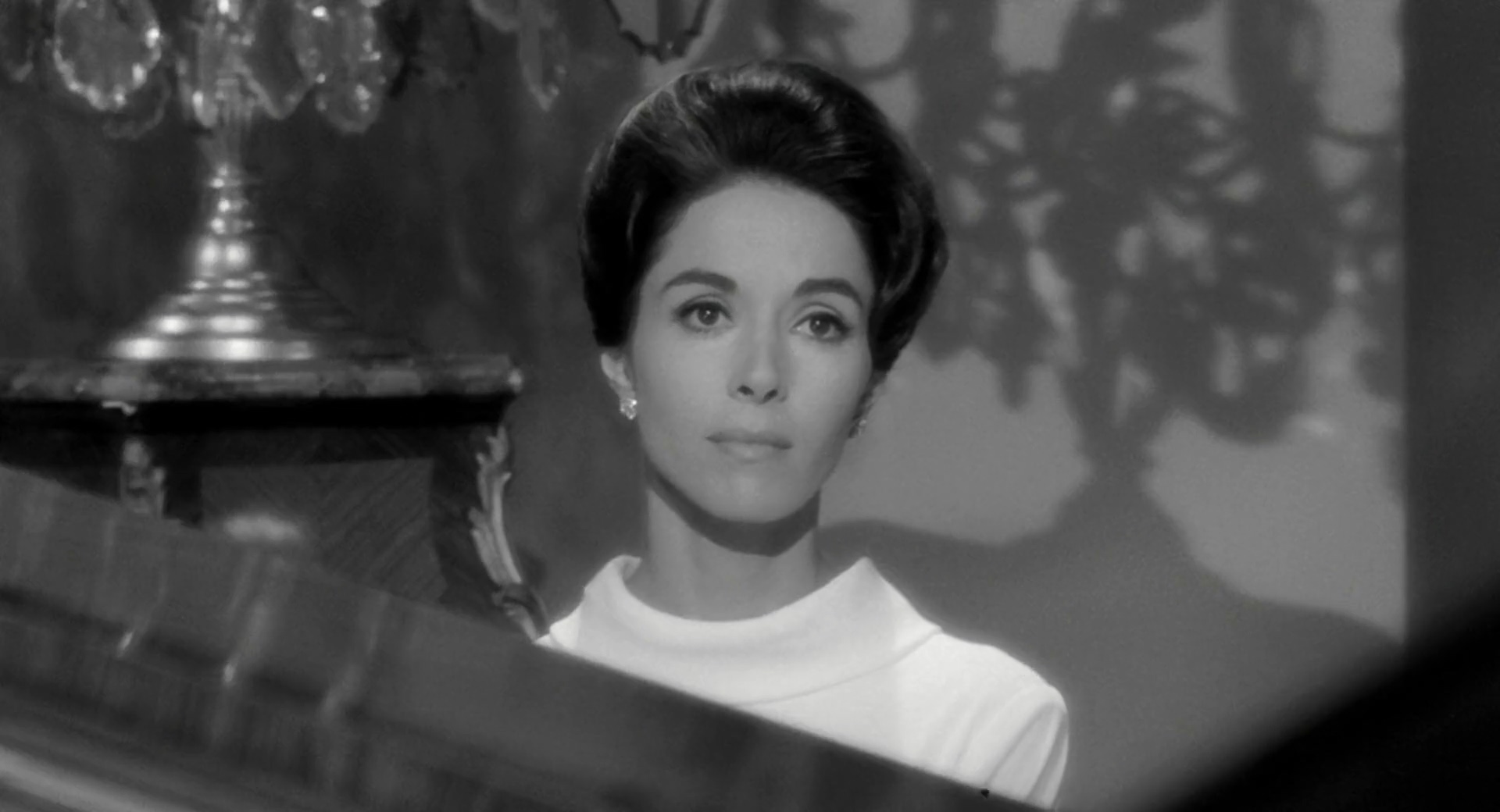 Dana Wynter in The List of Adrian Messenger (1963)