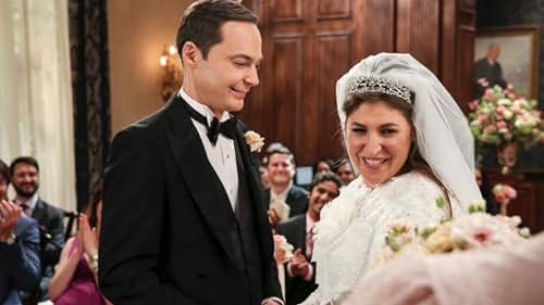 Mayim Bialik and Jim Parsons in The Big Bang Theory (2007)