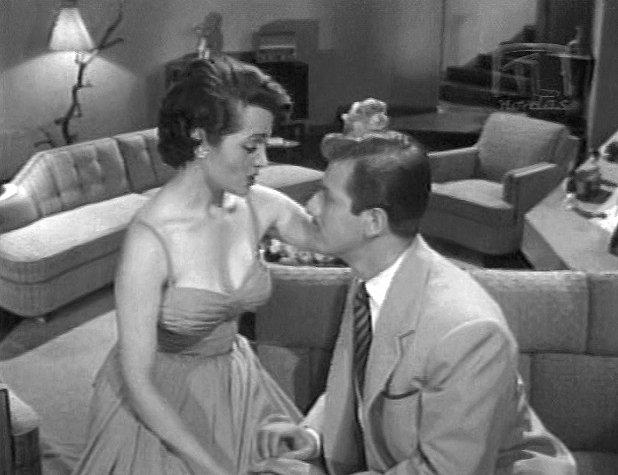 Sara Montiel and Raúl Ramírez in Donde el círculo termina (1956)