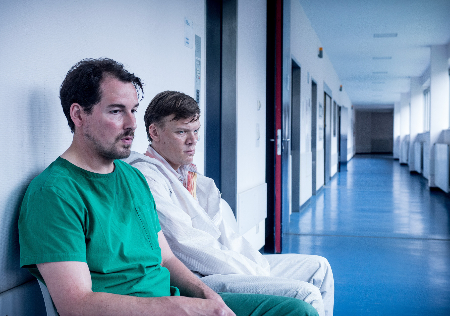 Felix Kramer and Sebastian Hülk in Shades of Guilt (2015)