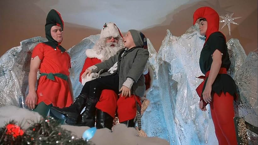 Jeff Gillen, Drew Hocevar, Patty Johnson, and Ian Petrella in A Christmas Story (1983)