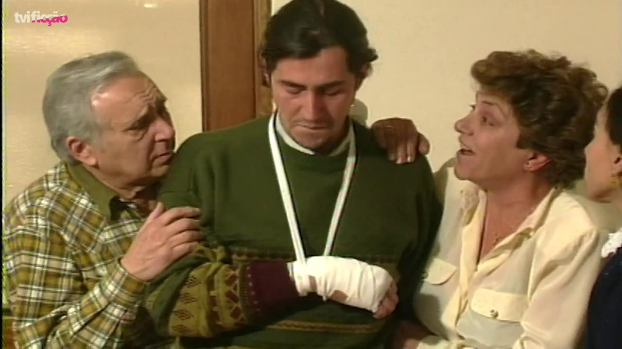 Carlos Coelho, Natalina José, Isabel Quental, and Jorge Feria in Telhados de Vidro (1993)