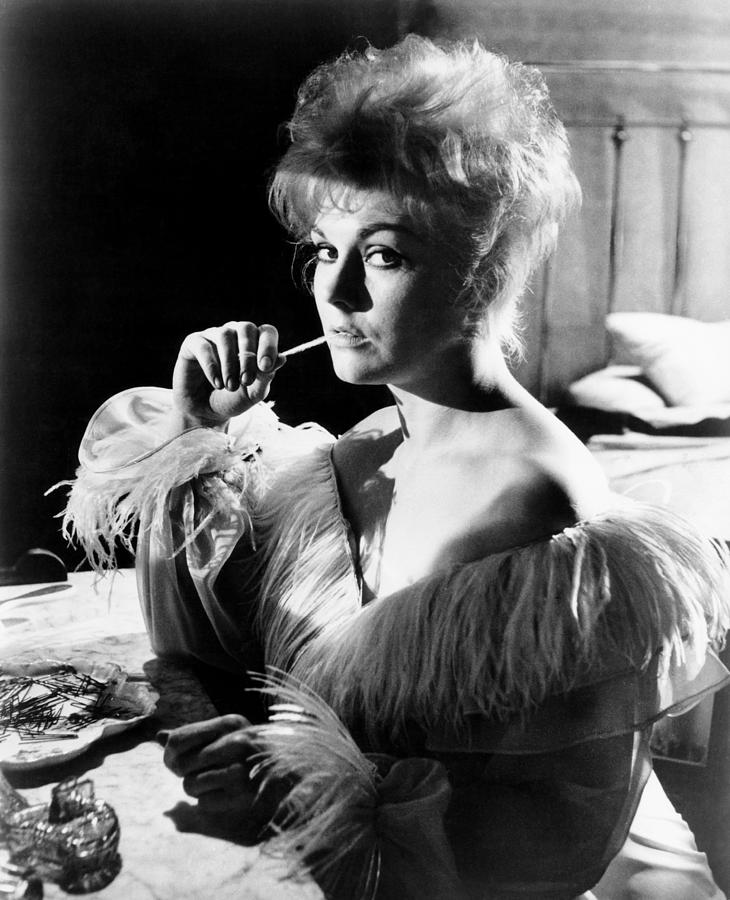 Kim Novak in Of Human Bondage (1964)