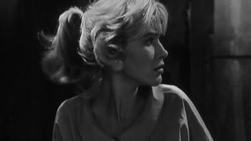 Felicity Young in Episodio #1.2 (1959)