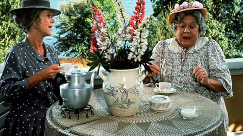 Inga Gill and Ulla Skoog in Den tomma temmelburken (1989)