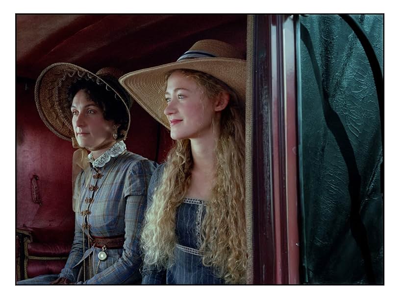 Kate Duchêne and Siobhan Hewlett in Monsieur N. (2003)