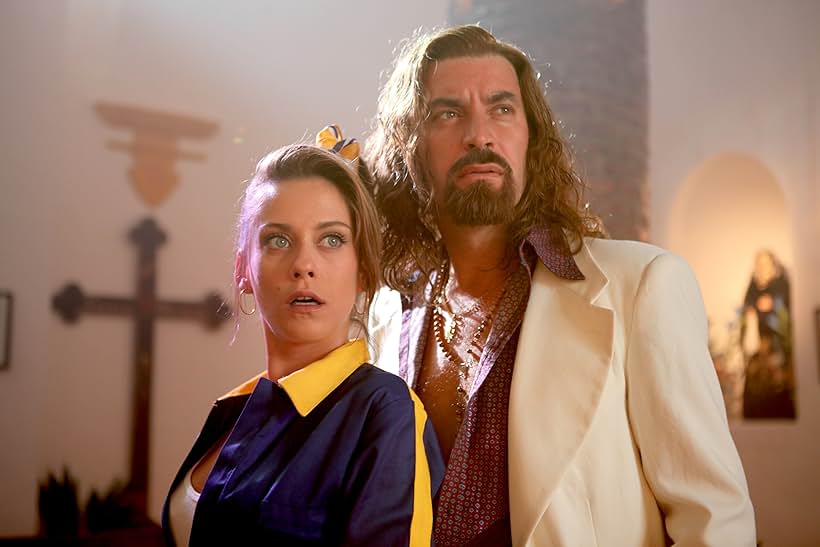 Arturo Valls and María León in Rey Gitano (2015)