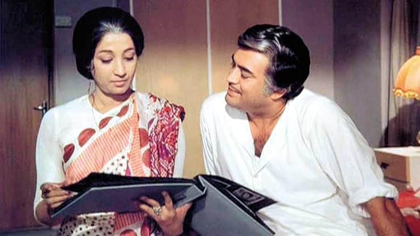 Sanjeev Kumar and Suchitra Sen in Aandhi (1975)