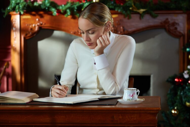 Rachel Skarsten in The Royal Nanny (2022)