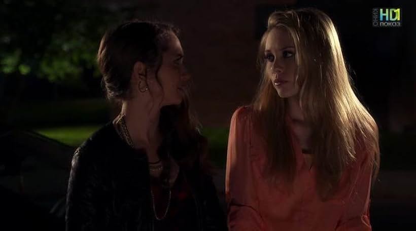 Maiara Walsh and Kelcie Stranahan in Last Hours in Suburbia (2012)